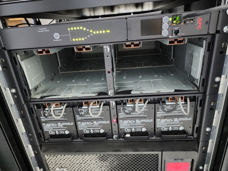 UPS Battery SRT 192BP (APC RBC140) 교체